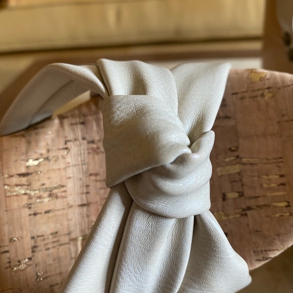 Korks wooden, heel wedge sandal NWB - Picture 5 of 9